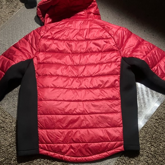 MENS RED GUESS PUFFER JACKET - Picture 2 of 3
